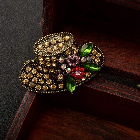 🆕 EMBELLISHED CRYSTAL BROOCH - Picture 4 of 4